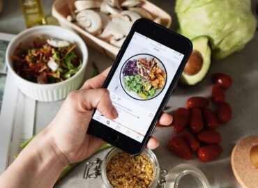 Instagram Öne Çıkan Hikayeler Neden Başa Sarıyor? Nasıl Çözülür?