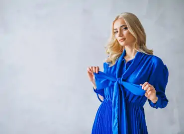 Mavi Elbiseye Hangi Renk Oje Sürülür?